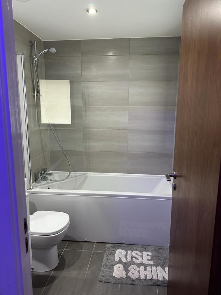 Luxury 9Ine Beautiful Bull Ring Apartment Free Parking Birmingham Exteriör bild